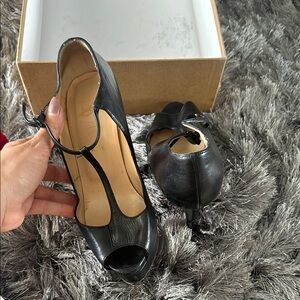 Elegant Black Peep-Toe Women's Shoes